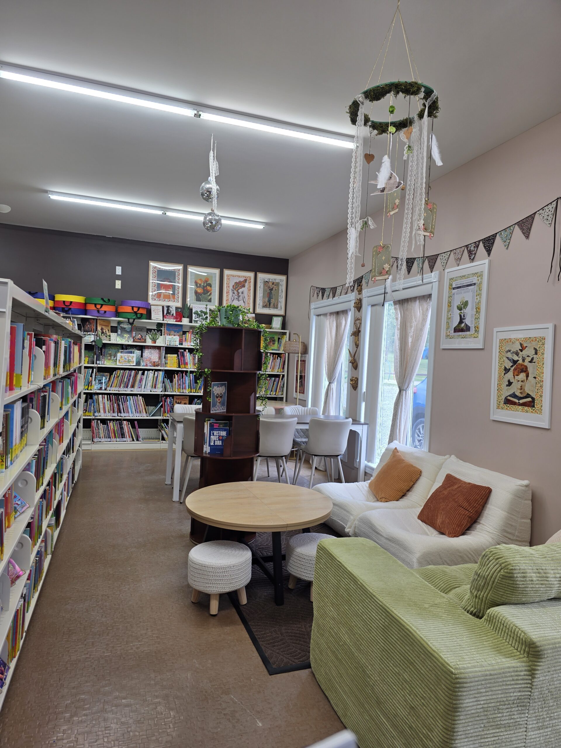 coin-jeunesse-biblio-riviere-heva-rbatnq